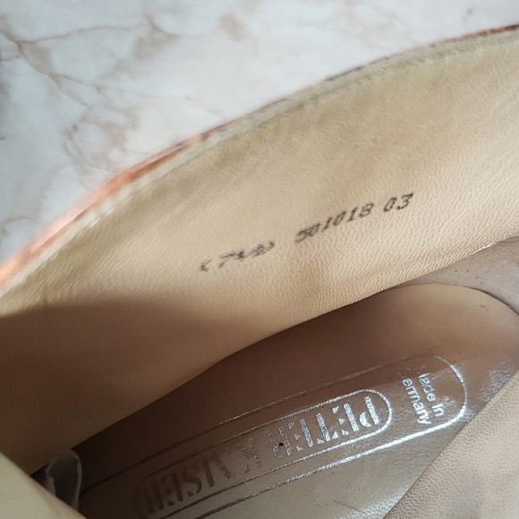 Peter Kiser Stylish Embossed Tan Ankle Booties 9.5 - Picture 6 of 7